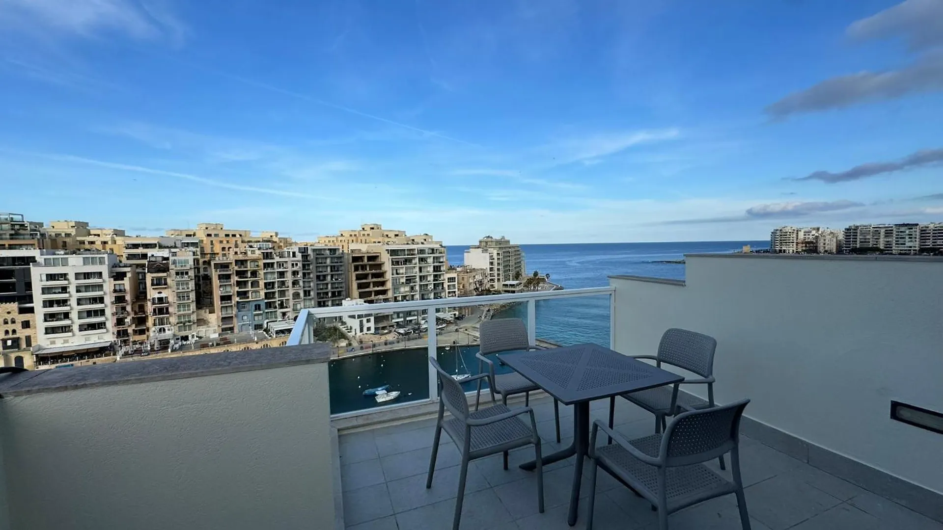 Giuliani Seafront Penthouse 15 Apartment Saint Julian's